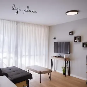 Liz's Place דירה