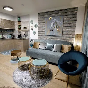 Luxury On Lev With Balcony And Jacuzzi דירה